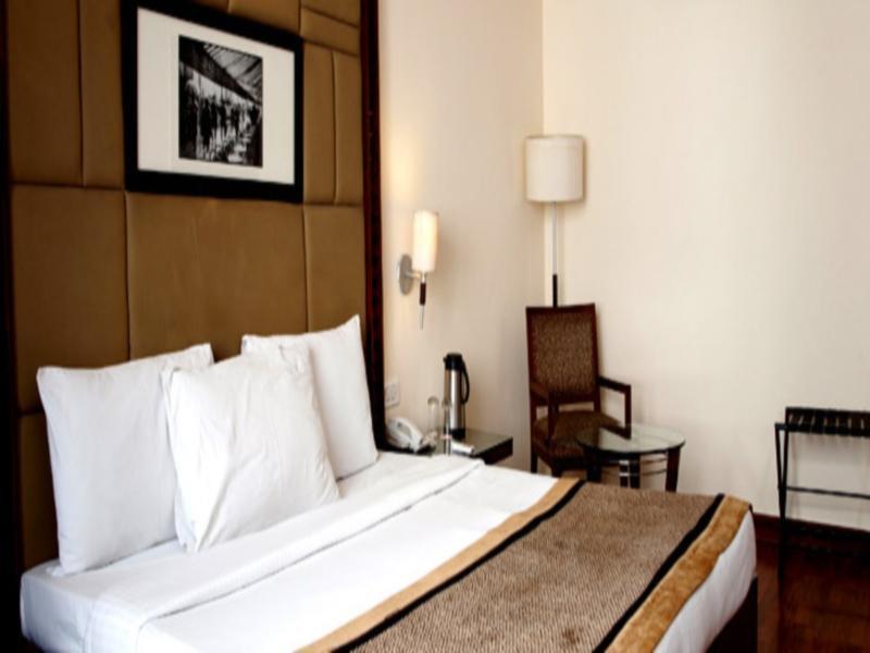 The Bmk Hotel Нью-Дели Экстерьер фото